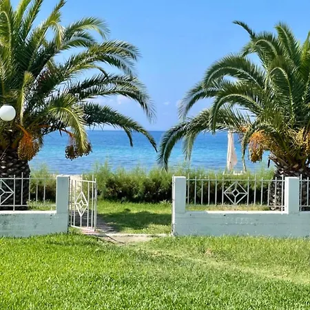 Stunning Beachfront For Rent Σπίτι διακοπών *