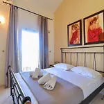 بيت للعطل Stunning Beachfront For Rent