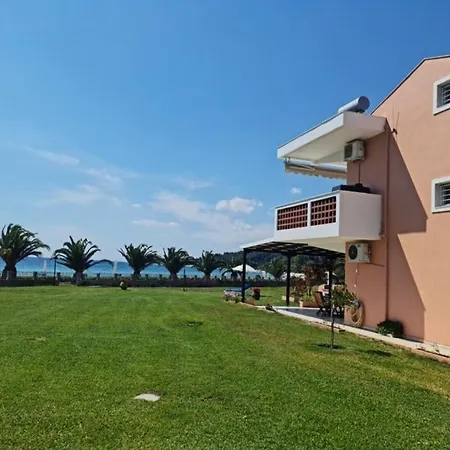 Holiday home Stunning Beachfront For Rent *
