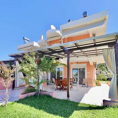 Stunning Beachfront For Rent Casa de Férias Metokhion Konstamonitou