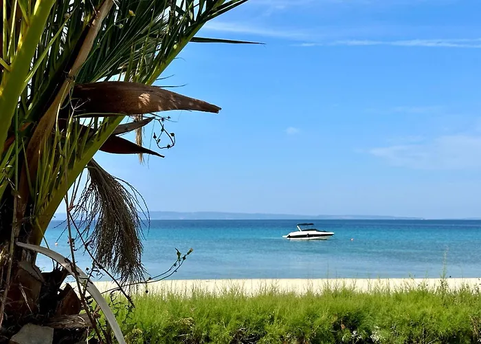 Stunning Beachfront For Rent *