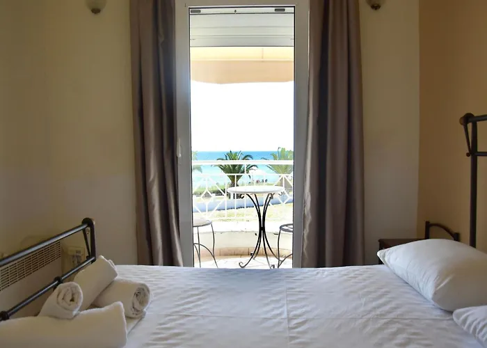 Stunning Beachfront For Rent Casa de Férias Metokhion Konstamonitou