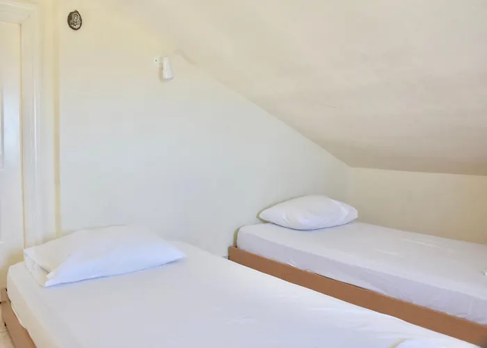 Stunning Beachfront For Rent *