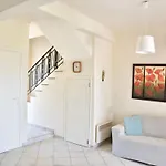 Stunning Beachfront For Rent Hébergement de vacances
