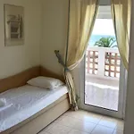 Hébergement de vacances Stunning Beachfront For Rent
